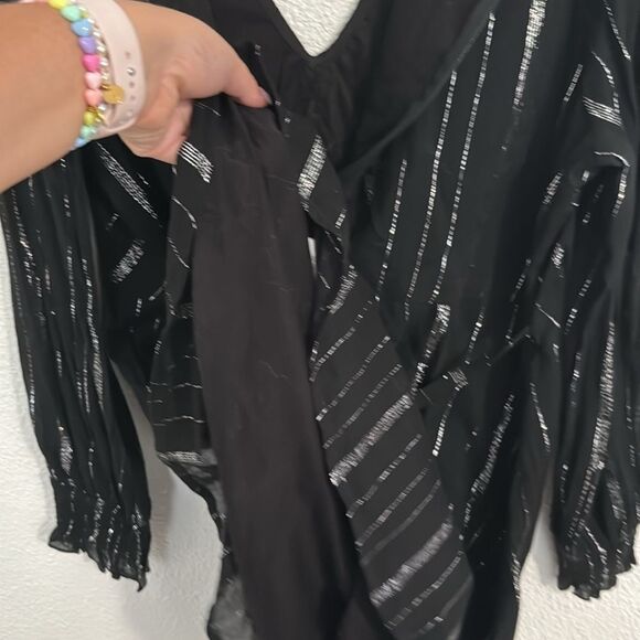 Express- sparkly black magic mini- long sleeve- black and silver- Size XL - Picture 9 of 10